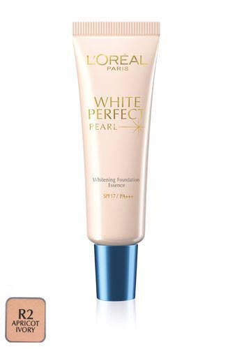 L'Oreal White Perfect Pearl Foundation R2 Apricot Ivory 30ml